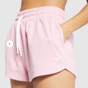 NWT GYMSHARK Throw on shorts graphic pink Small